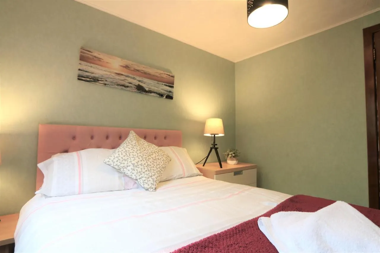 City Centre Rooms - Castle Barns Edinburgh